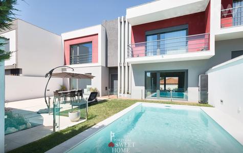 Spectacular 5 bedroom villa with heated pool and luxury finishes