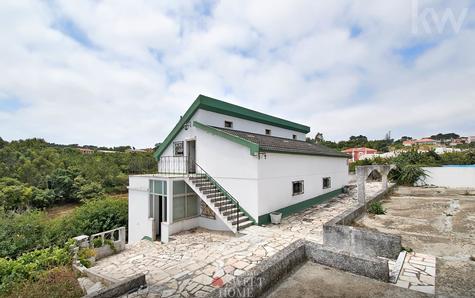 Small farm with 4,312 m2 in Ericeira