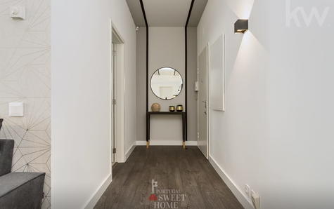 Entrance hall hallway