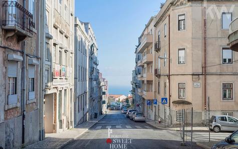 Rua exterior com vista rio