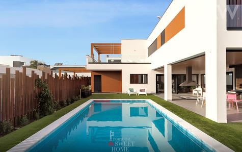 View of the large swimming pool (32 m2)
