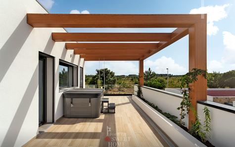 Grande terrasse au 2e étage (53,4 m2) avec jacuzzi extérieur