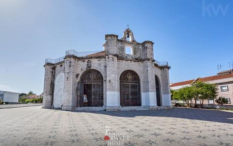 Around: Chapel of Santo Amaro