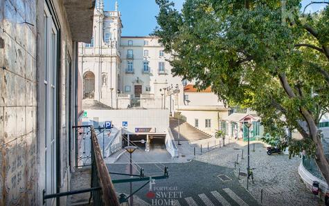 Vue depuis le balcon sur l'église de Nossa Senhora das Mercês