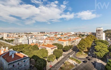 Unobscured view over Lisbon