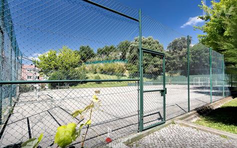 Campo de Ténis / Futebol do condomínio