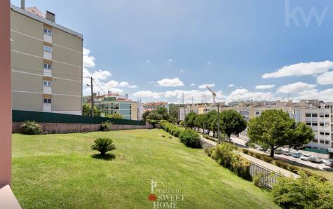 Condominium garden