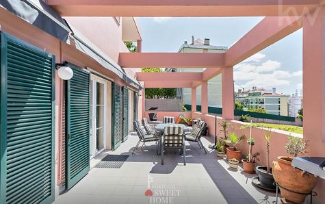 Large terrace (70 m2) with open views