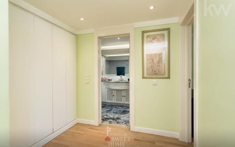 Suite hall with dressing room (11.14 m²)
