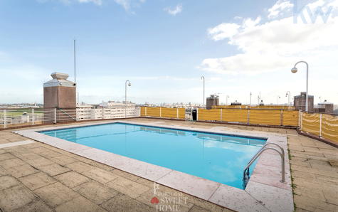 Piscine extérieure en copropriété