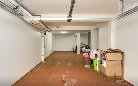 Garage pour 2/3 voitures (60 m²)