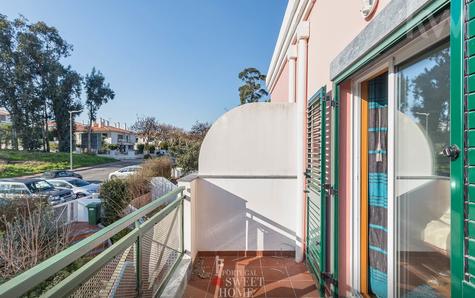 Balcon, vue de l'arrière de la maison