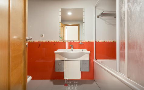 Suite WC on the lower floor (4.75 m2)