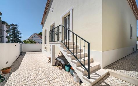 Terrace and patio at the rear