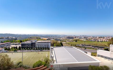 View to the Serra de Monsanto and Rio view