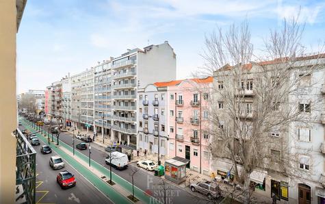 View from the balcony of Av. Admiral Reis