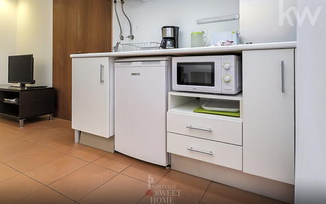 Fully equipped kitchenette