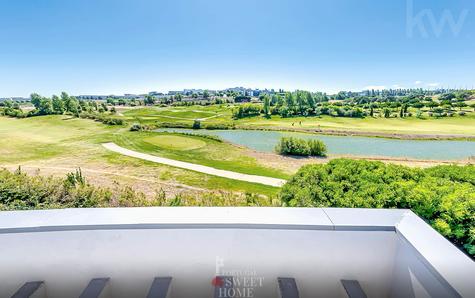 View from the roof over the golf and lake