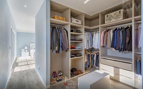 Closet (7.35 m²) of the master suite