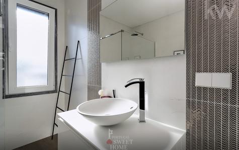 Bathroom (5.43 m²) complete in the Master Suite (2nd floor)