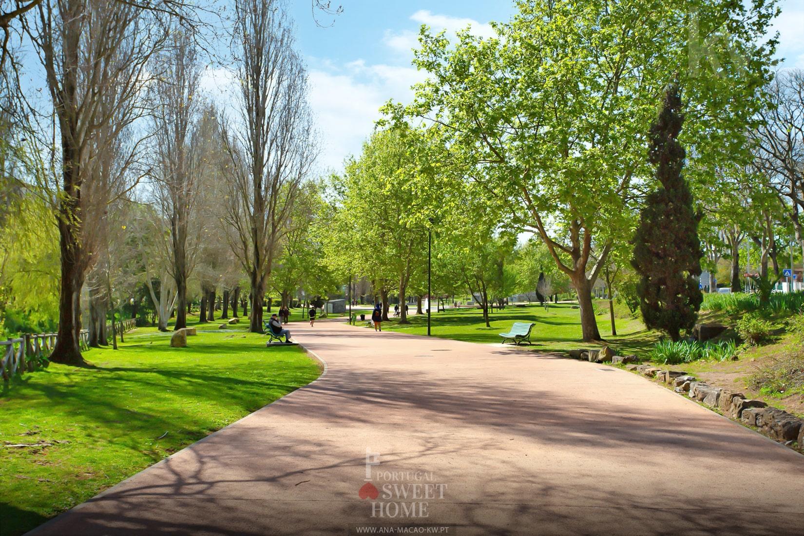 Queluz Gardens, next to the Apartment