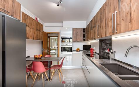 Cozinha (15 m²) renovada e totalmente equipada