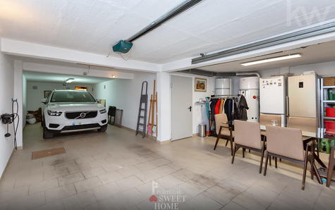 Garage (53 m²) with space for 2 vehicles