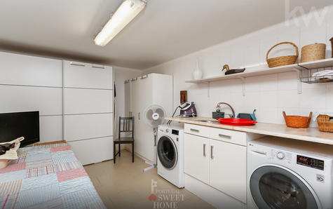 Laundry room in the basement (12.6 m²)