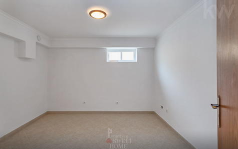 1 of 2 bedrooms with natural light in the basement
