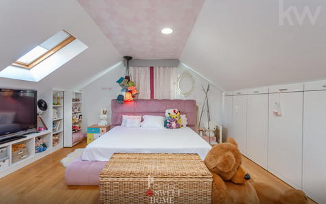 Suite (30 m2) in the attic