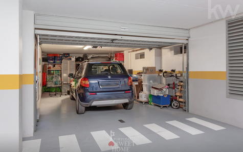 Garage fermé pour 2 voitures