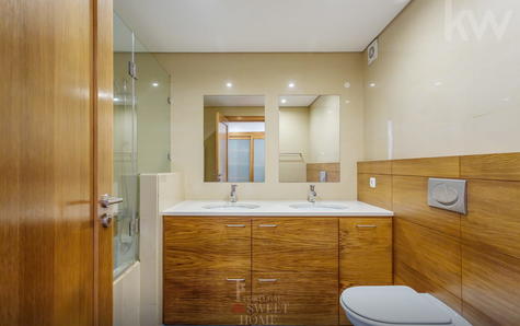 Suite Bathroom