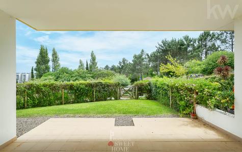 Terraço (22,5 m²) aberto para o jardim (32,2 m²) 