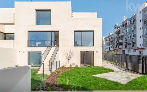 Vue sur le grand Jardin (154 m²) avec Piscine