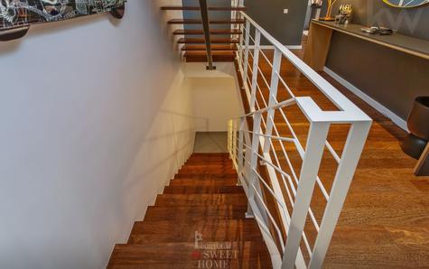 Escadaria d acesso ao piso superior