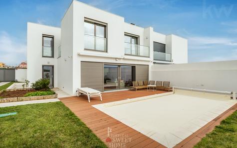Oeiras, Leceia - Maison de 3 chambres avec garage et piscine