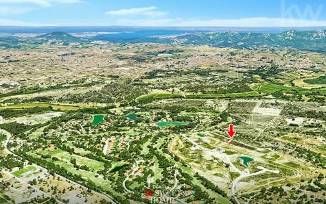 Vista aérea do lote de terreno e do Condomínio Quinta do Peru Golf & Country Club