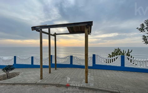 Praia das Peças a 13 minutos a pé