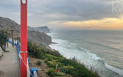 Praia das Peças a 13 minutos a pé