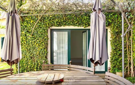 Dining patio with enclosed annex