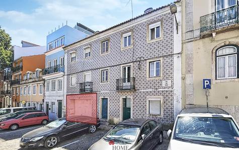 Rua das Taipas 77 et localisation de la propriété à rénover