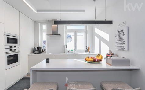 Cozinha (16,9 m2) muito luminosa totalmente equipada com eletrodomésticos Bosch