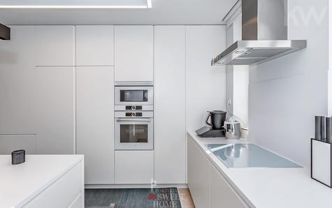 Cozinha (16,9 m2) muito luminosa totalmente equipada com eletrodomésticos Bosch