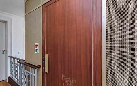 Elevator with private access to the Penthouse.