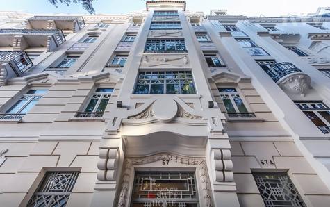 Facade of the República 55 building