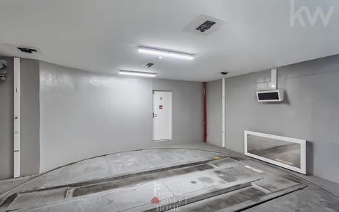 Plataforma elevatória robotizada que disponibiliza automaticamente a viatura