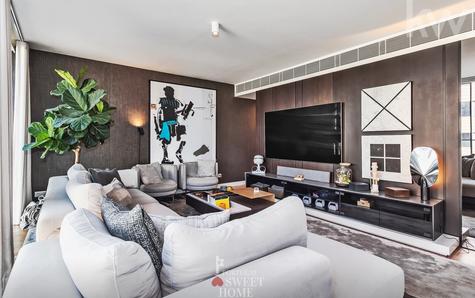 Sala (30 m2) e uma vista desafogada sobre as Avenidas Novas