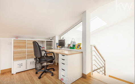 Salon mansardé de 50 m2