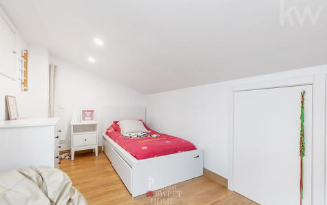 Salão no sótão com 50 m2
