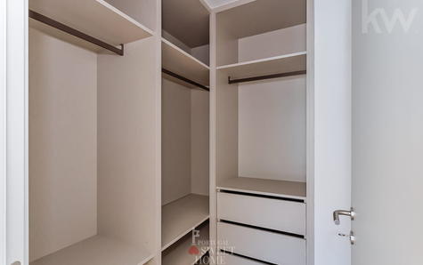 Master suite closet